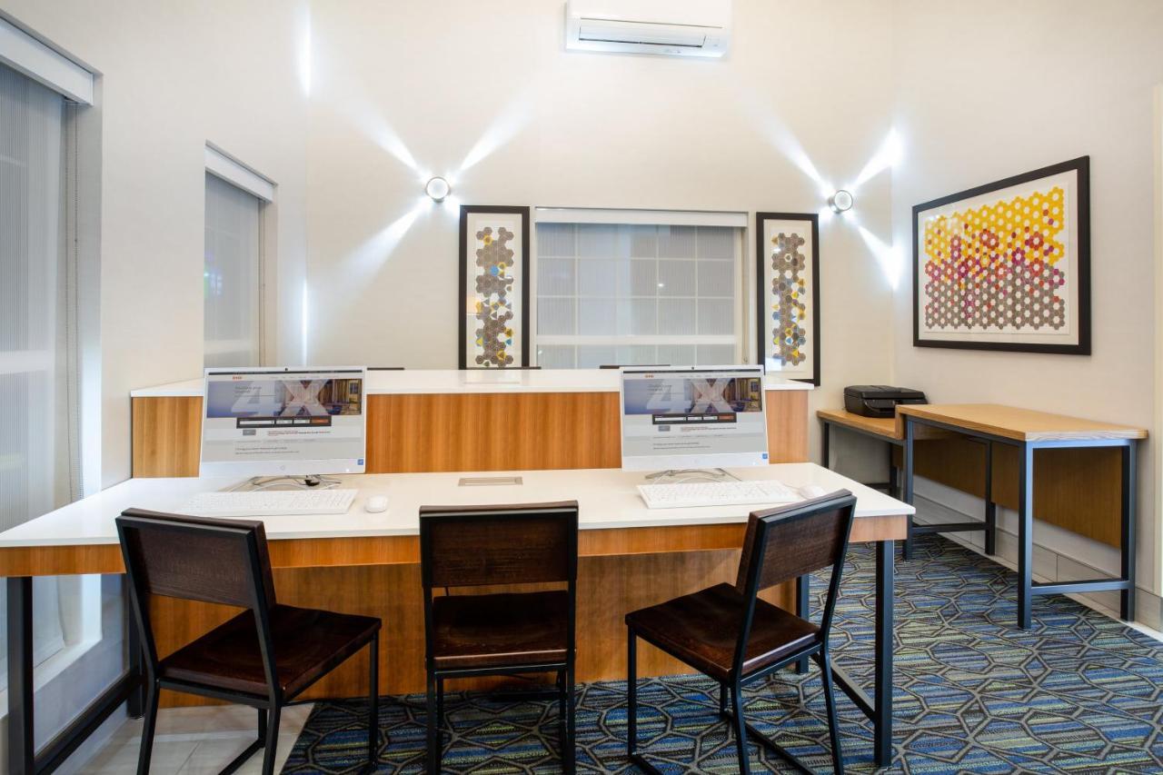 Holiday Inn Express & Suites Lincoln City By Ihg Exterior foto